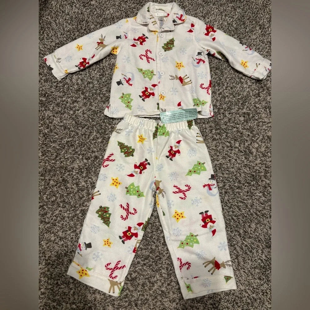 Pottery Barn Kids Santa and Snowflake Pajama Set Size 3T
